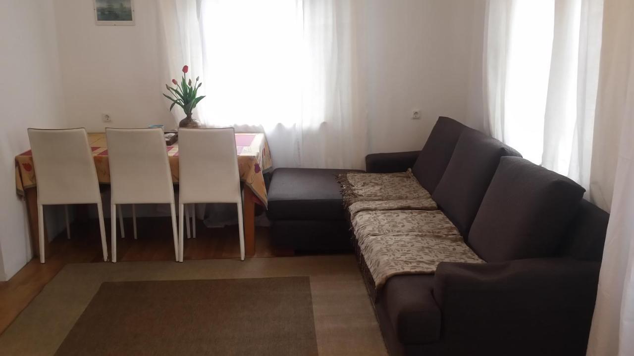 Kapteinu Iela 21 * Windawa